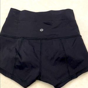 Lululemon high rise short - size 4